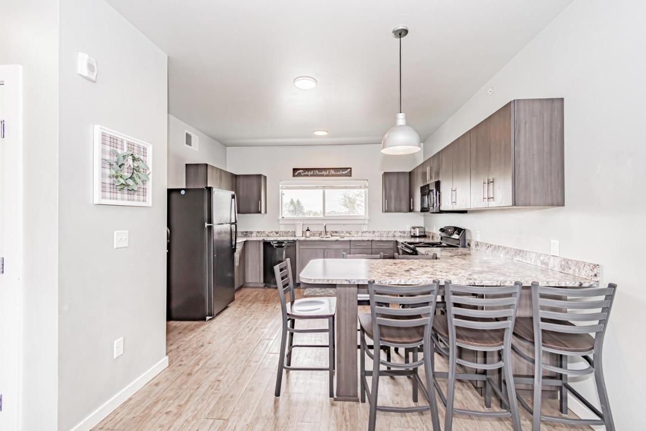 Bringham'S Mill Apartments Perfect For Groups Full Kitchen Gym And Free Parking レックスバーグ エクステリア 写真