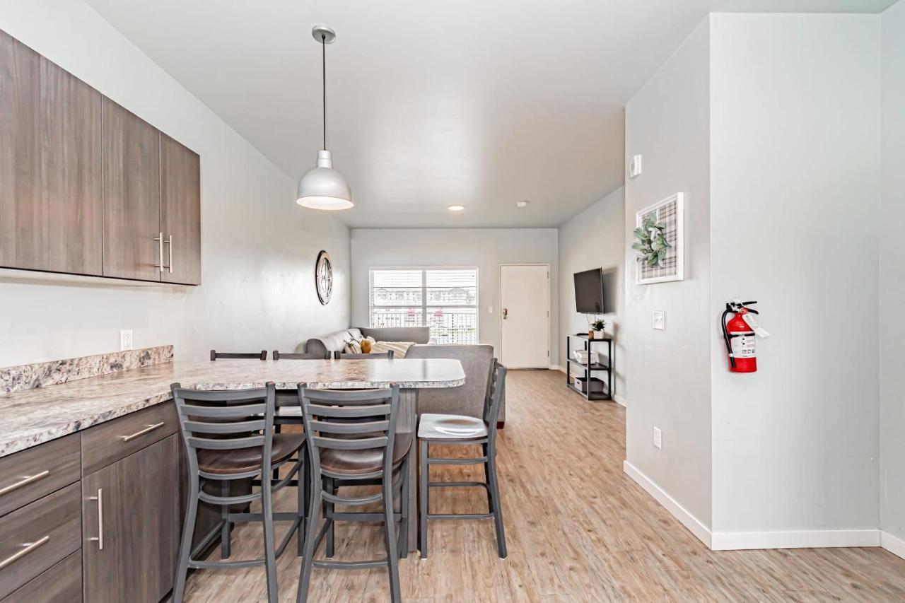 Bringham'S Mill Apartments Perfect For Groups Full Kitchen Gym And Free Parking レックスバーグ エクステリア 写真