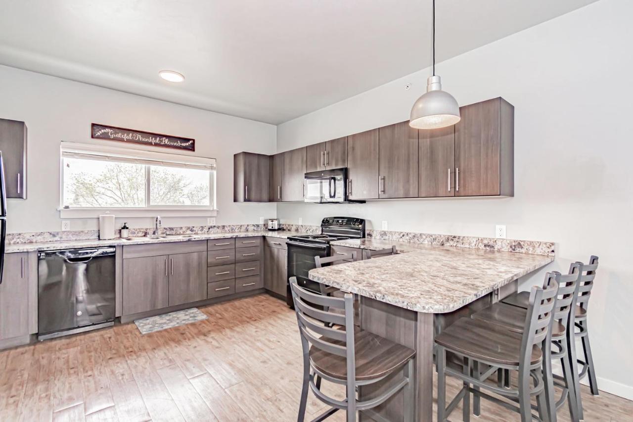 Bringham'S Mill Apartments Perfect For Groups Full Kitchen Gym And Free Parking レックスバーグ エクステリア 写真