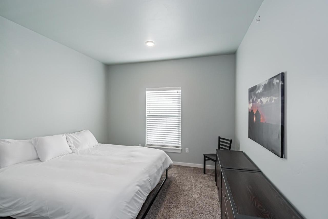 Bringham'S Mill Apartments Perfect For Groups Full Kitchen Gym And Free Parking レックスバーグ エクステリア 写真