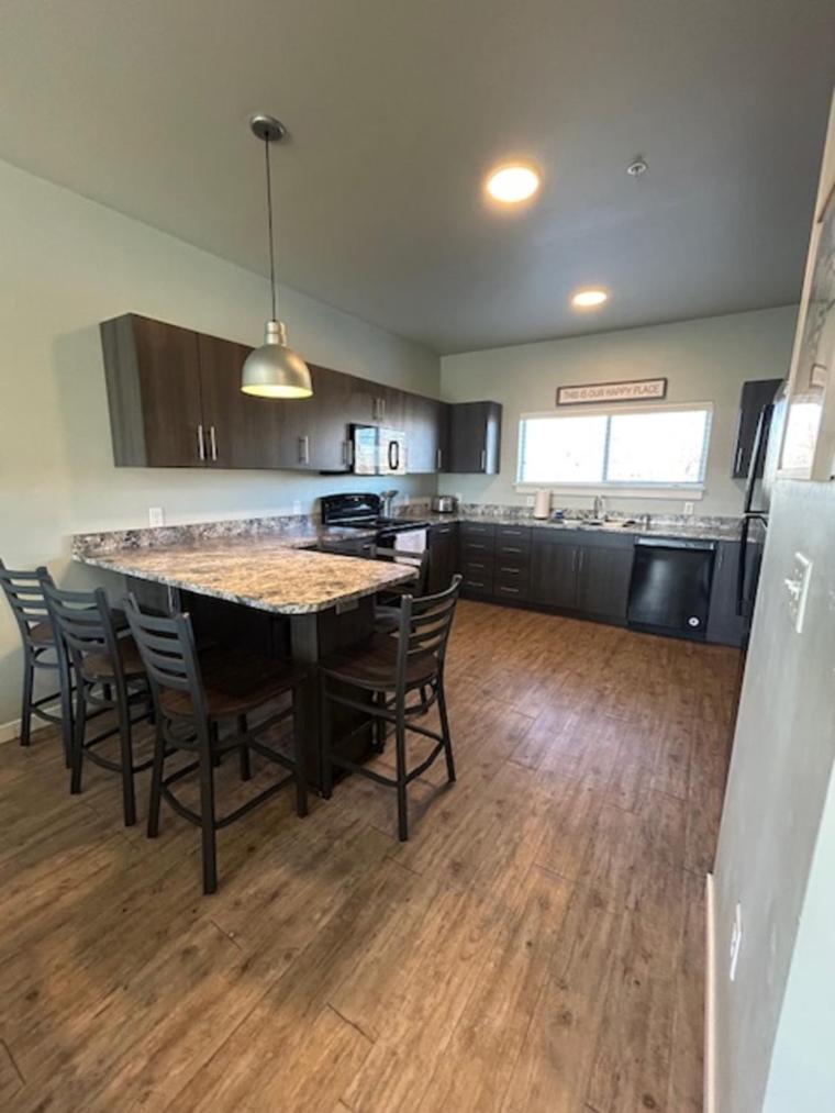 Bringham'S Mill Apartments Perfect For Groups Full Kitchen Gym And Free Parking レックスバーグ エクステリア 写真